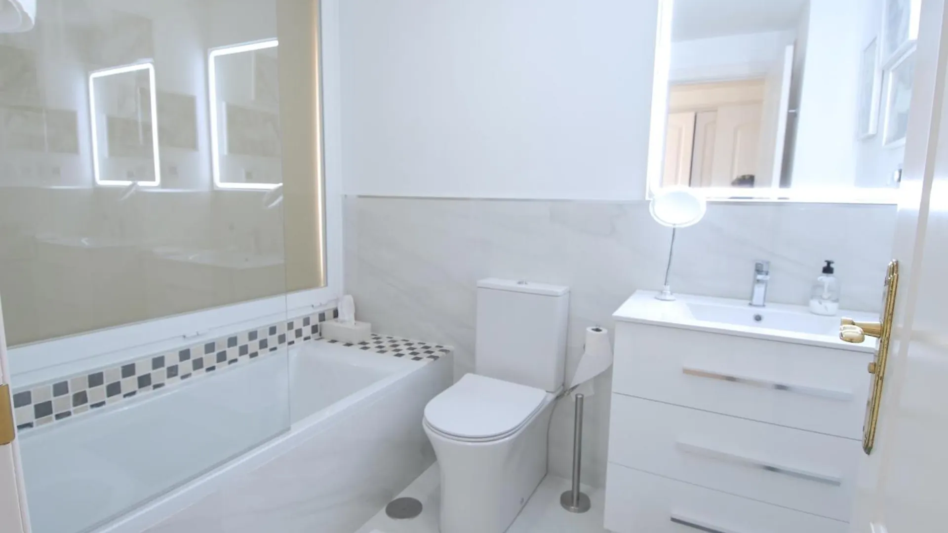 Penthouse /View/Sea/Quiet/Golf/Pool/Atalaya Apartment Estepona Spain